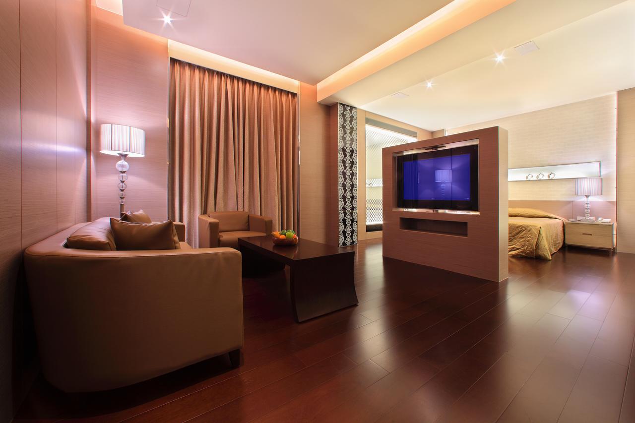 Spring Hotel Taichung Eksteriør bilde